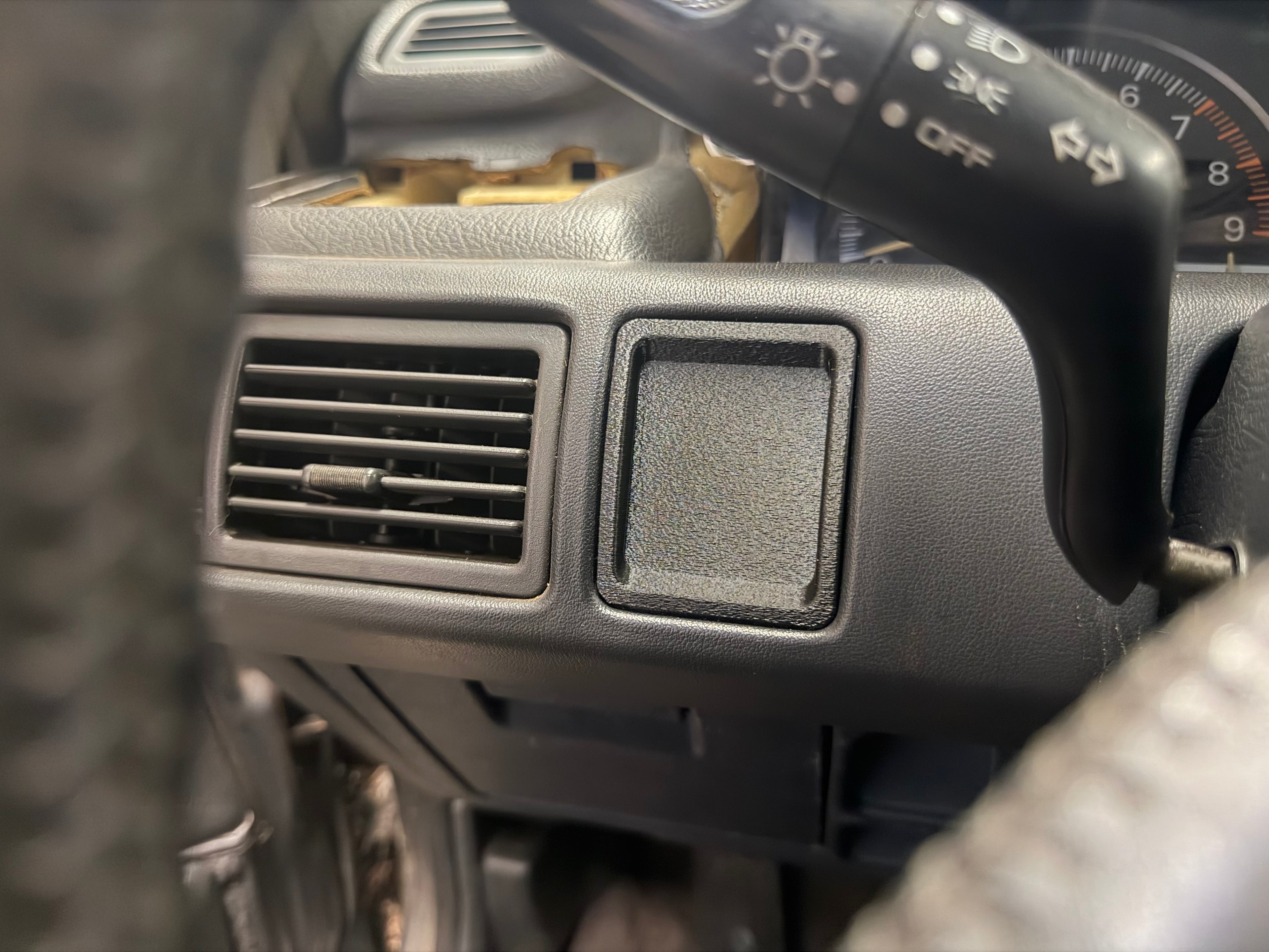e39a Galant Dimmer/Foglight Switch Delete Panel (Divider removed for extra space)